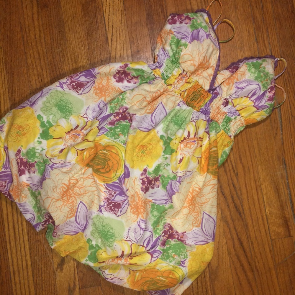 Pretty Sundress w adjustable straps,@cute hemline!